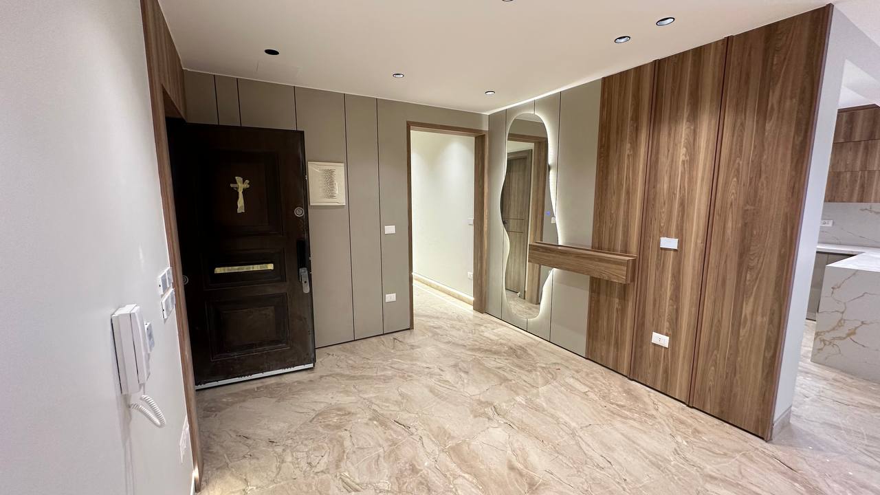 Mountain View _ Hyde Park image