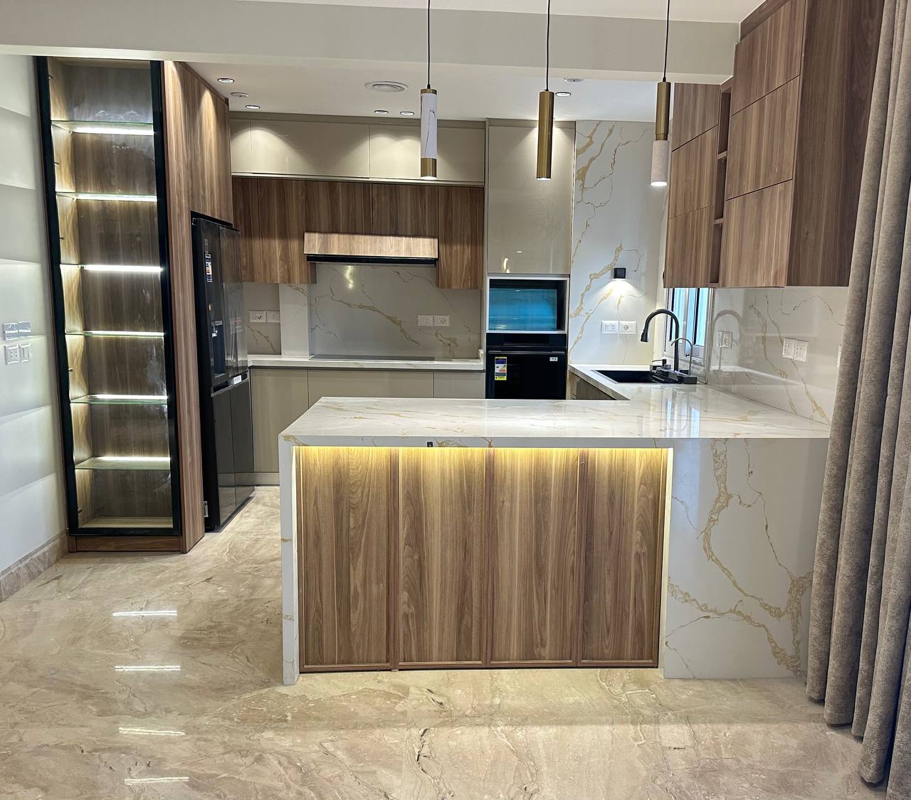 Mountain View _ Hyde Park image